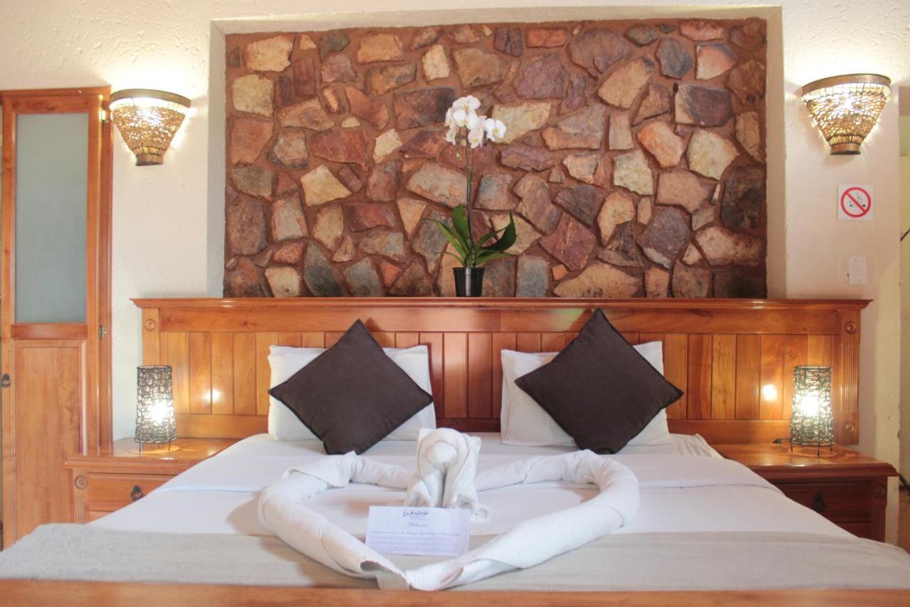 La Montagne Guest Lodge ฮาร์ทบีสบูร์ท ภายนอก รูปภาพ