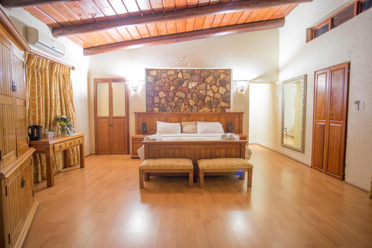 La Montagne Guest Lodge ฮาร์ทบีสบูร์ท ภายนอก รูปภาพ