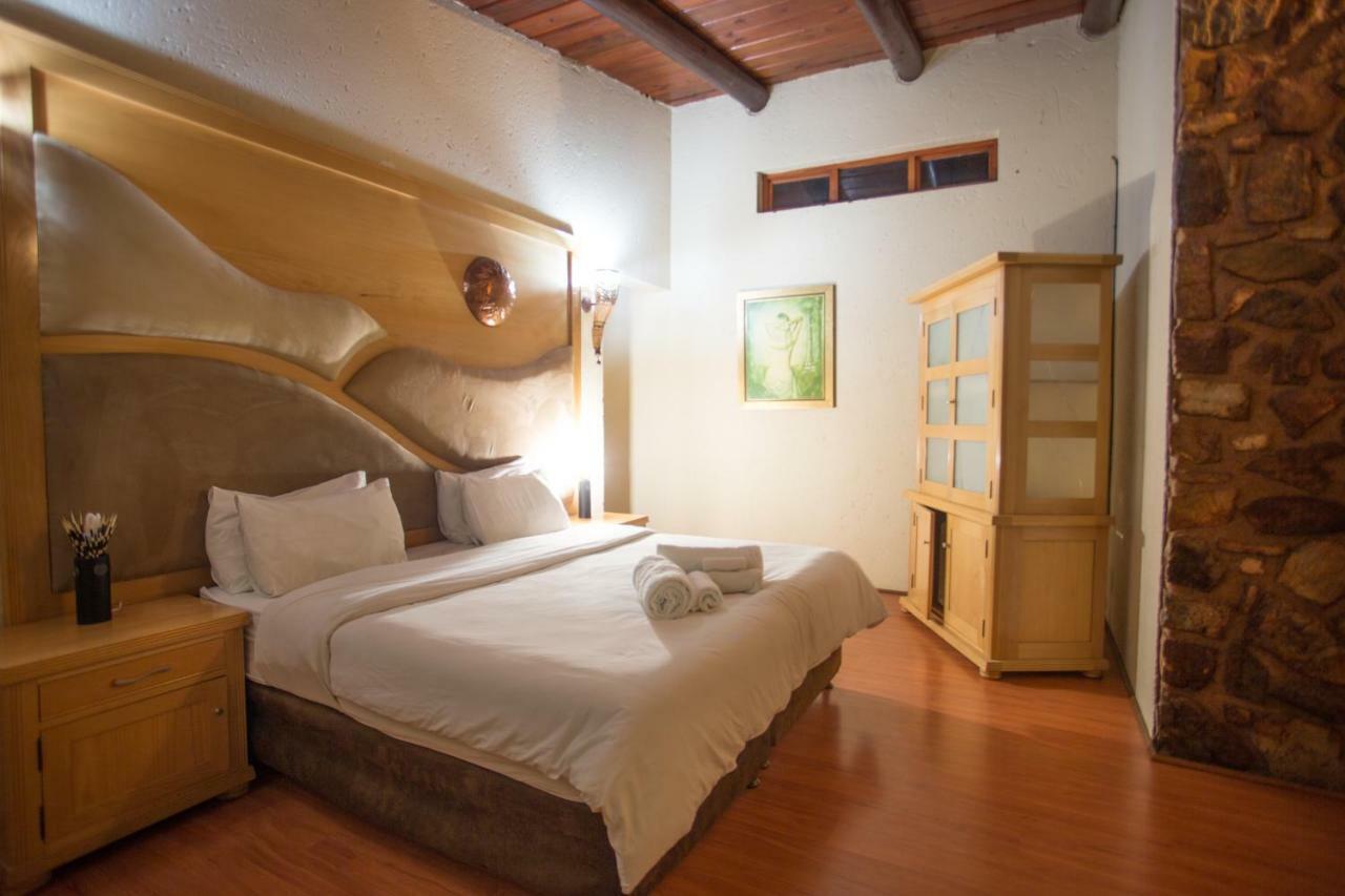 La Montagne Guest Lodge ฮาร์ทบีสบูร์ท ภายนอก รูปภาพ